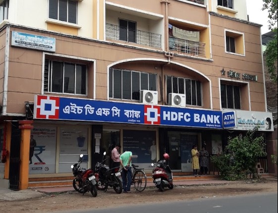 HDFC Bank Delivers Stellar Q3 Performance, Profit Jumps to Rs 16,373 Crore