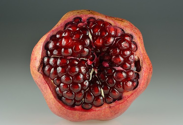 How Pomegranate Can Help You Fight Inflammation, Aging, and Disease